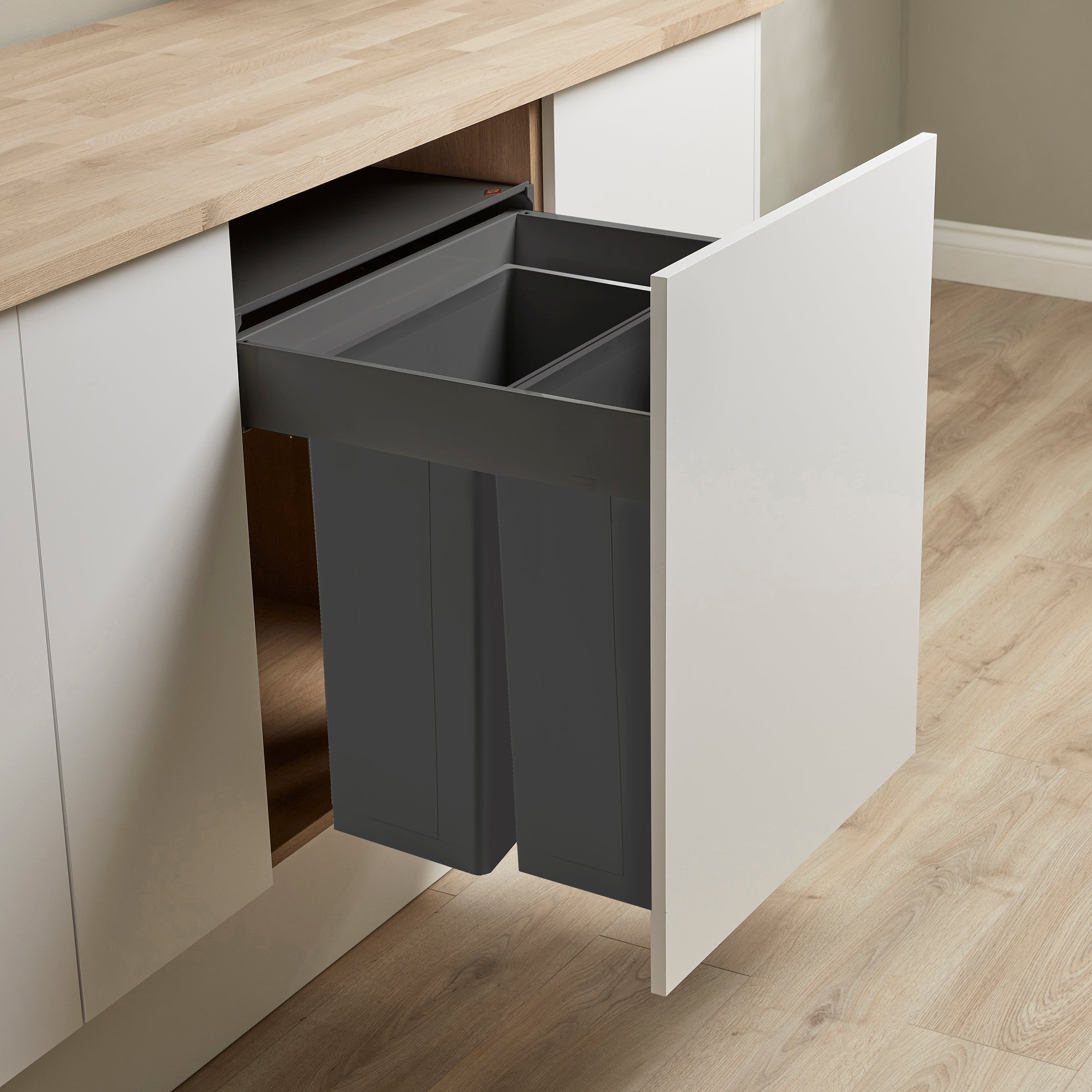 Merivobox Pullboy Z | 84L | 2 Compartment | 600mm Door