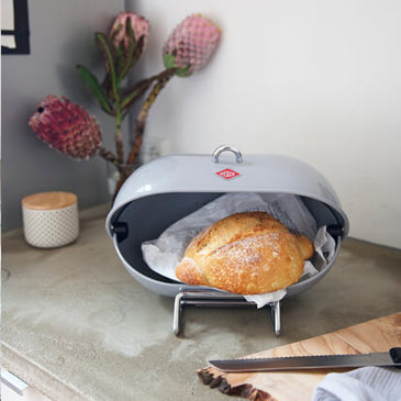 Keep it Fresh! Do you know the best way to store your fresh loaves of bread?