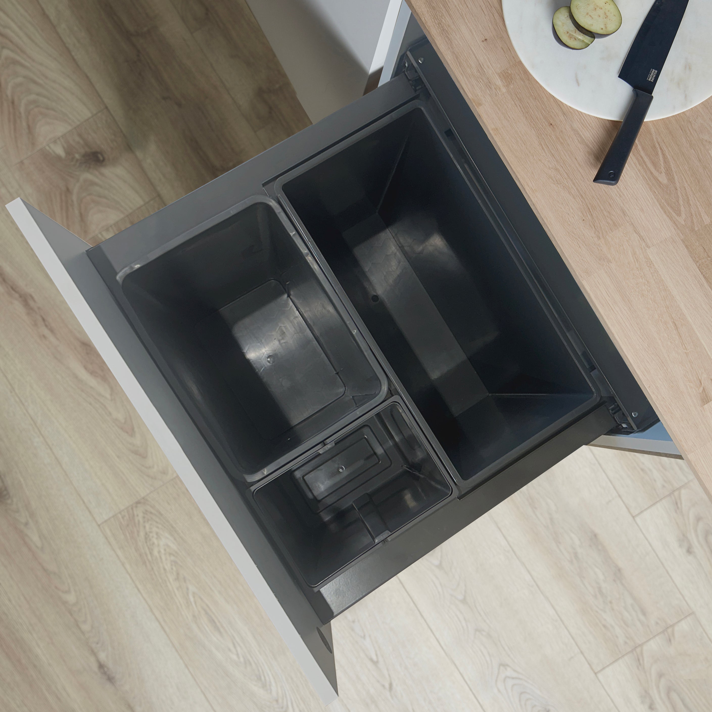 Pullboy Soft Comfort Bin | 3 Compartment | 82L | 600mm Door