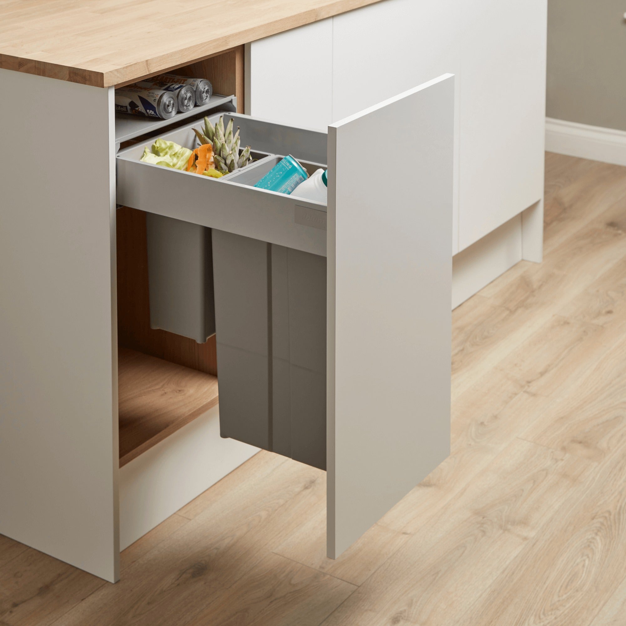 Wesco Pullboy Z pull-out waste bin 400mm in alu grey with 2 compartments. 